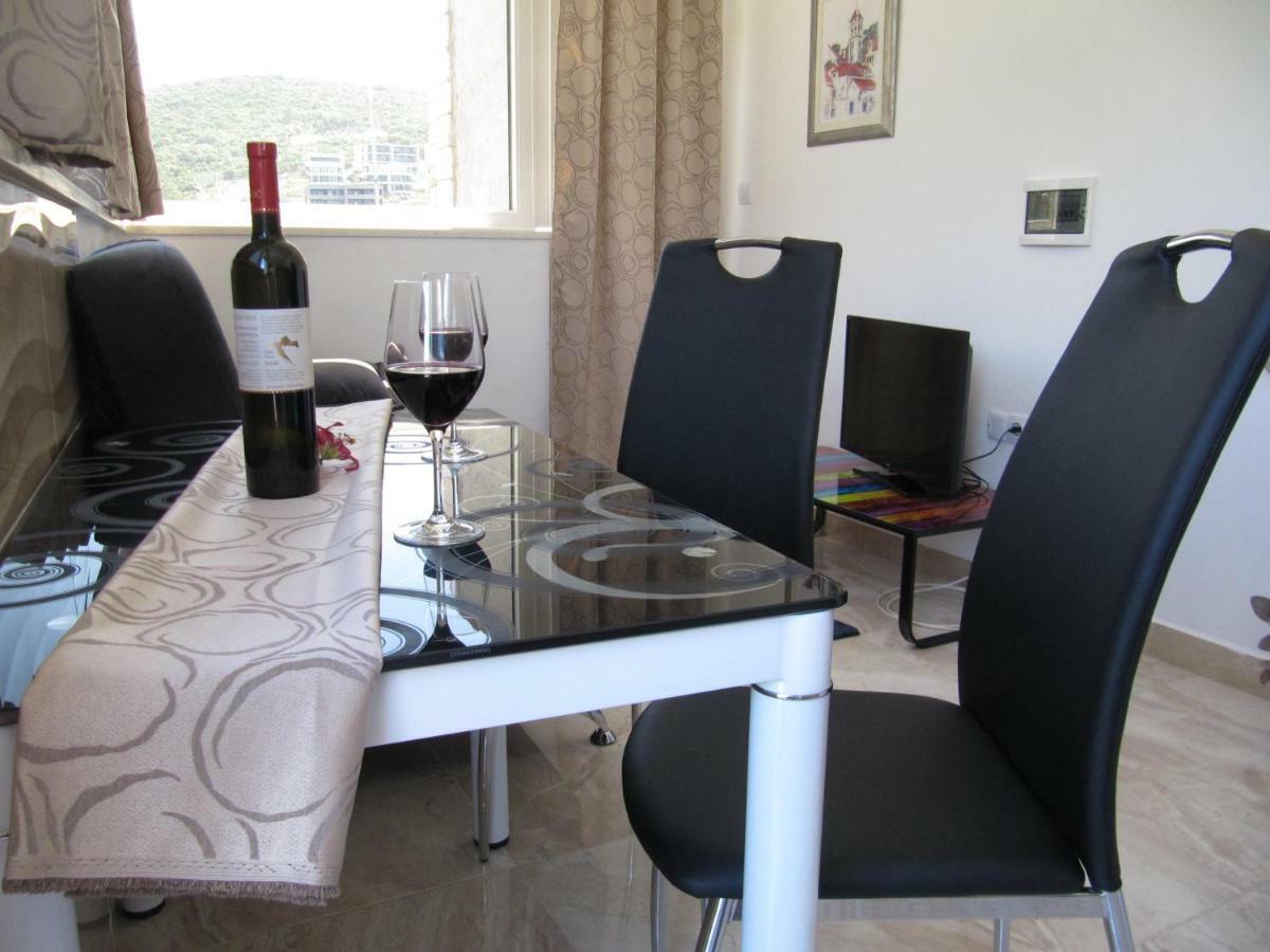 Apartmans And Rooms Dunjini Dvori كورتْشولا المظهر الخارجي الصورة