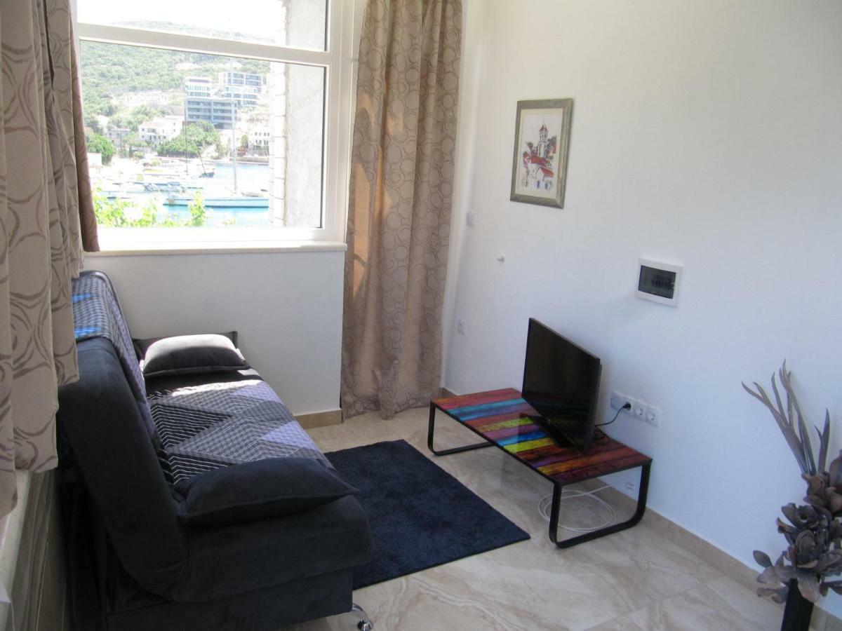 Apartmans And Rooms Dunjini Dvori كورتْشولا المظهر الخارجي الصورة