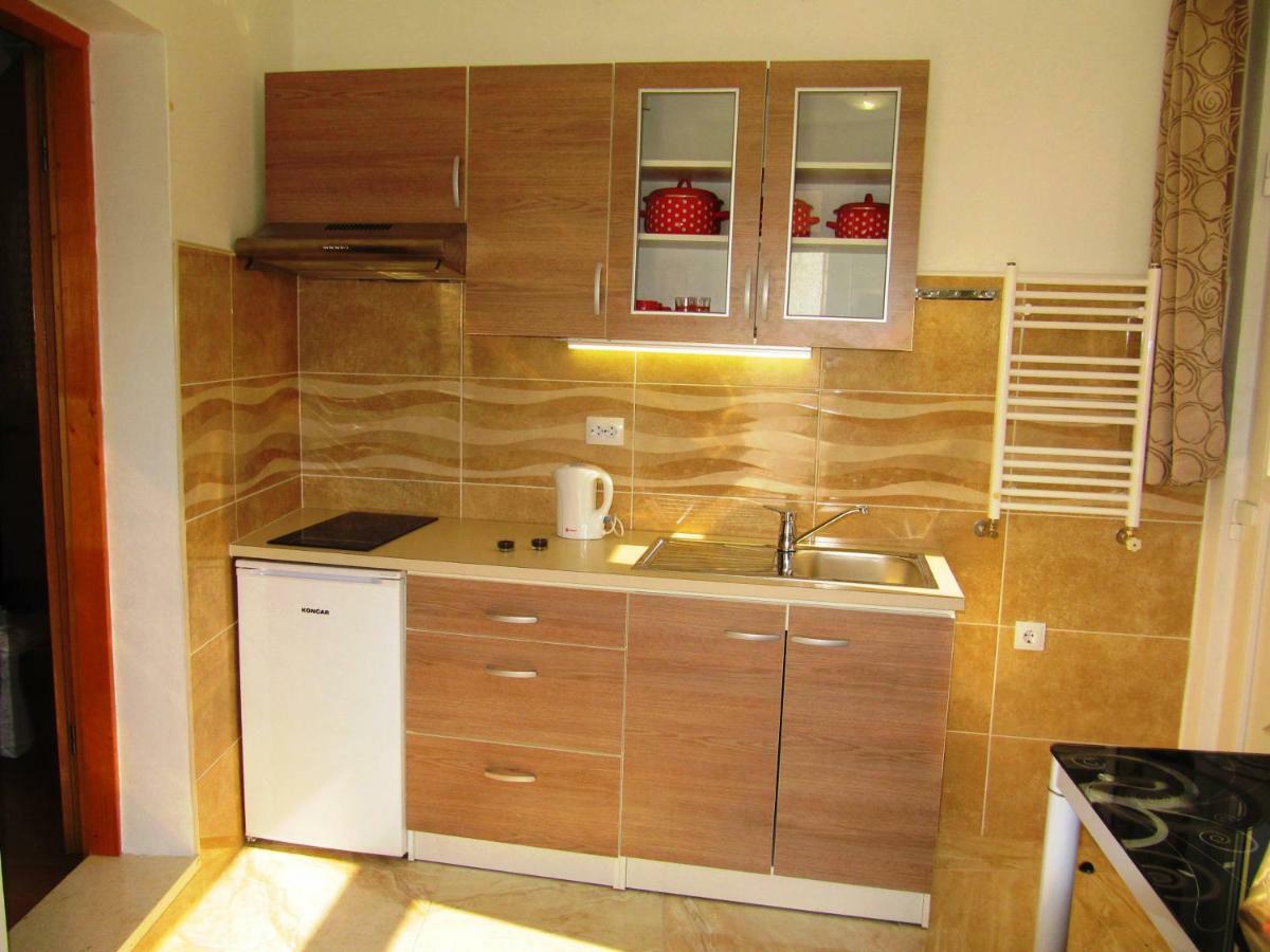 Apartmans And Rooms Dunjini Dvori كورتْشولا المظهر الخارجي الصورة
