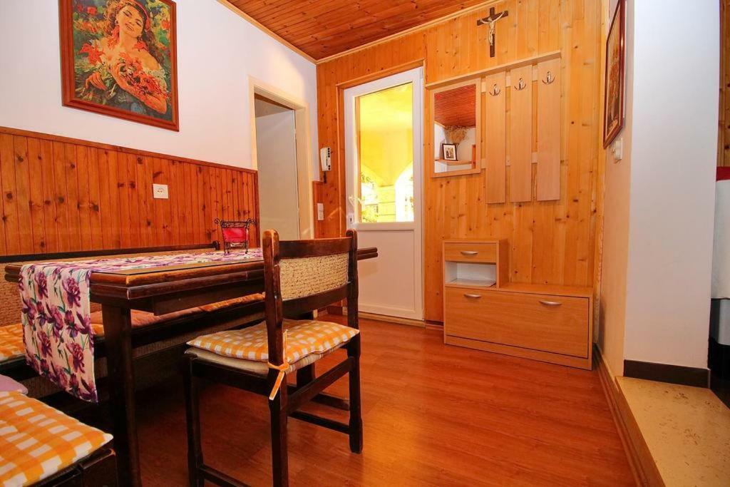 Apartmans And Rooms Dunjini Dvori كورتْشولا المظهر الخارجي الصورة