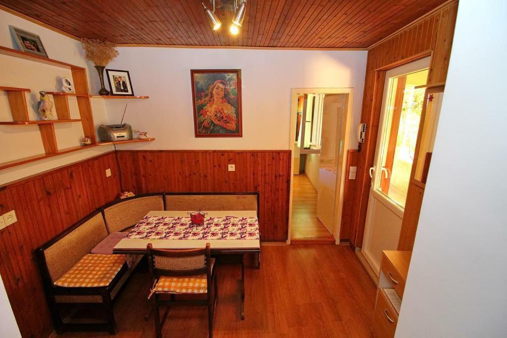 Apartmans And Rooms Dunjini Dvori كورتْشولا المظهر الخارجي الصورة